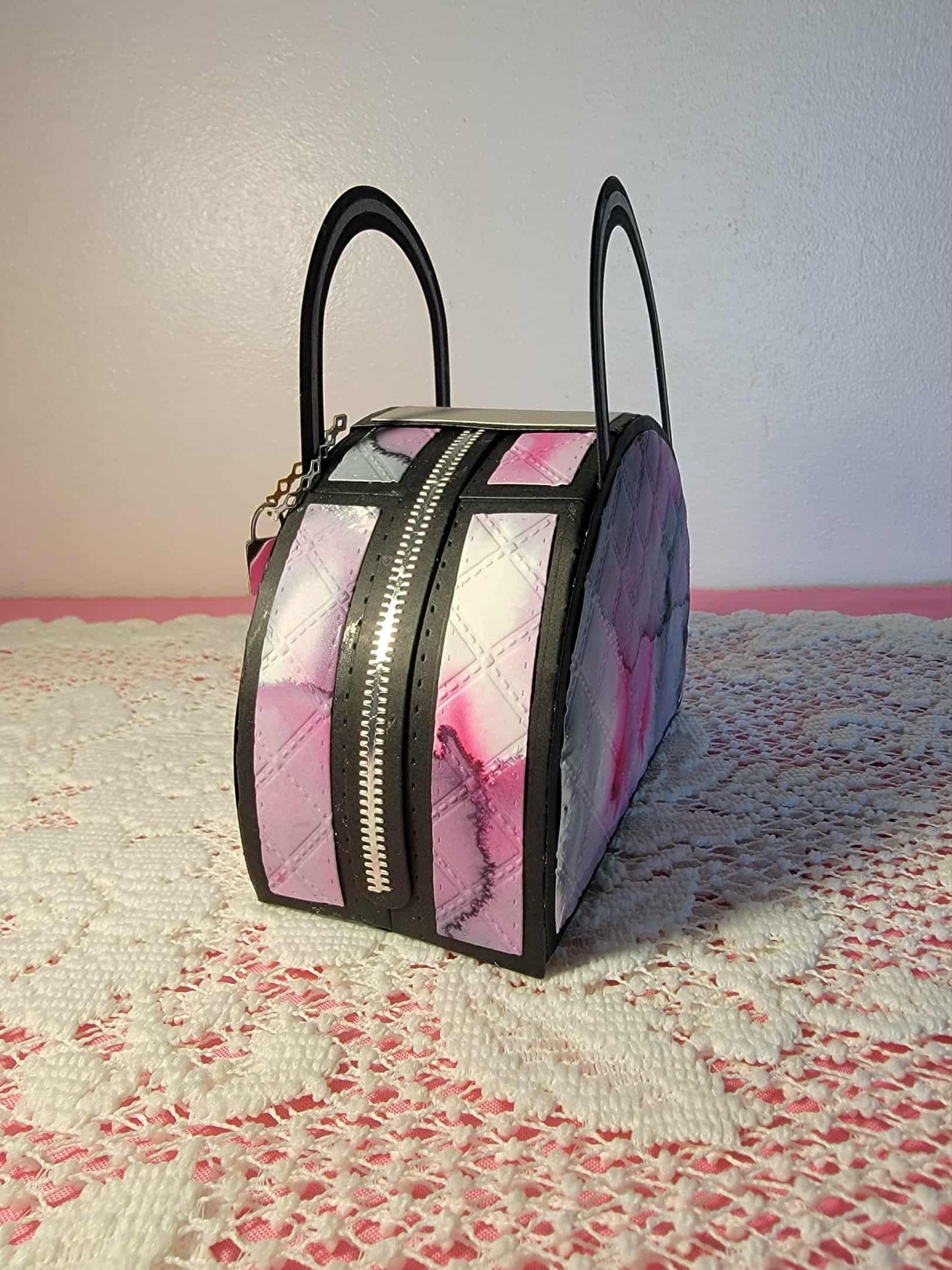 Bag Lady Bliss: Crafting Your Own Gift Box