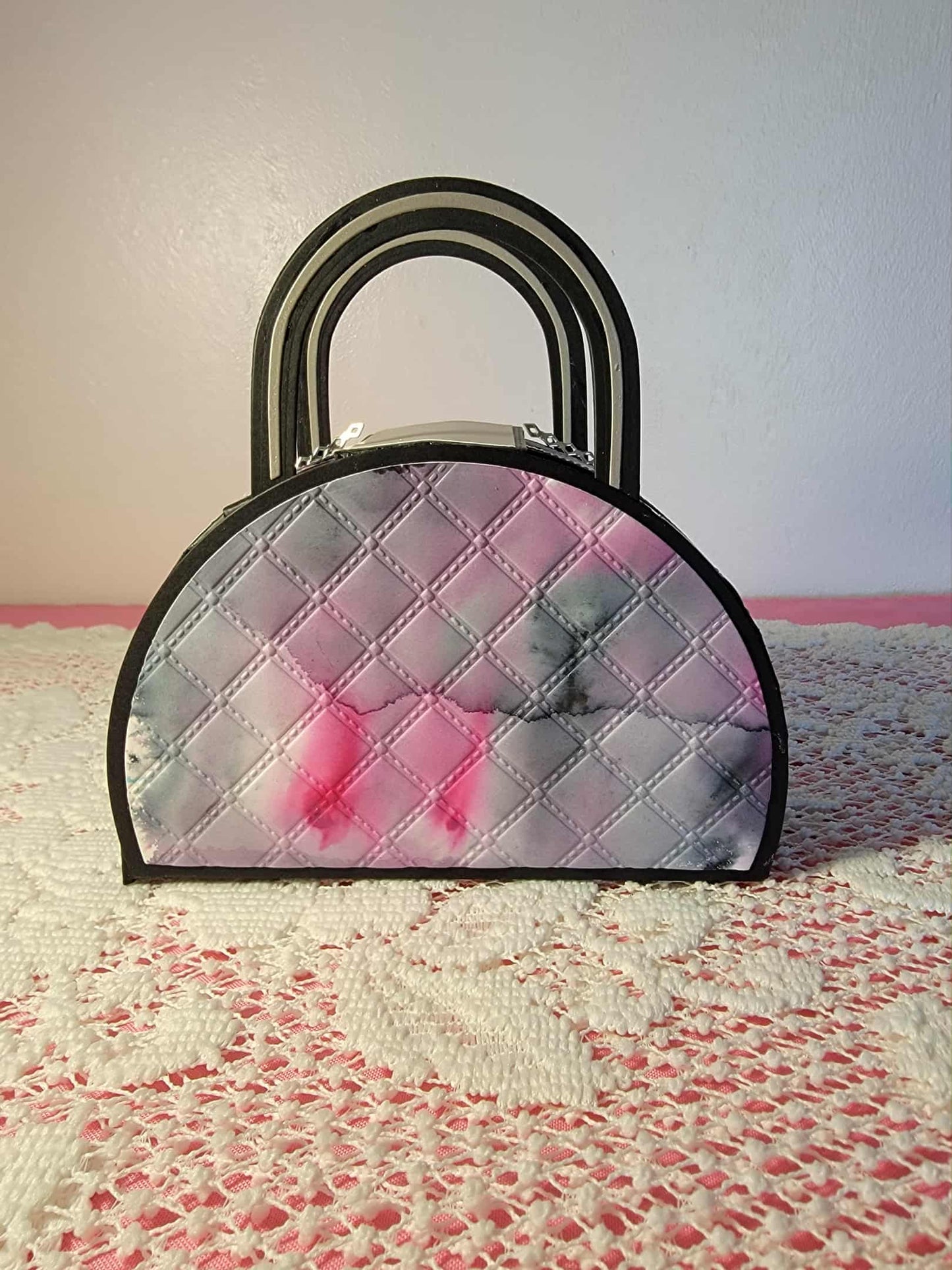 Bag Lady Bliss: Crafting Your Own Gift Box