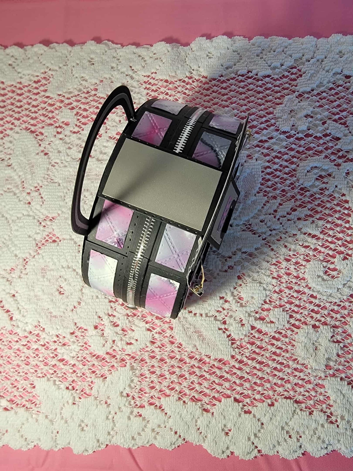 Bag Lady Bliss: Crafting Your Own Gift Box