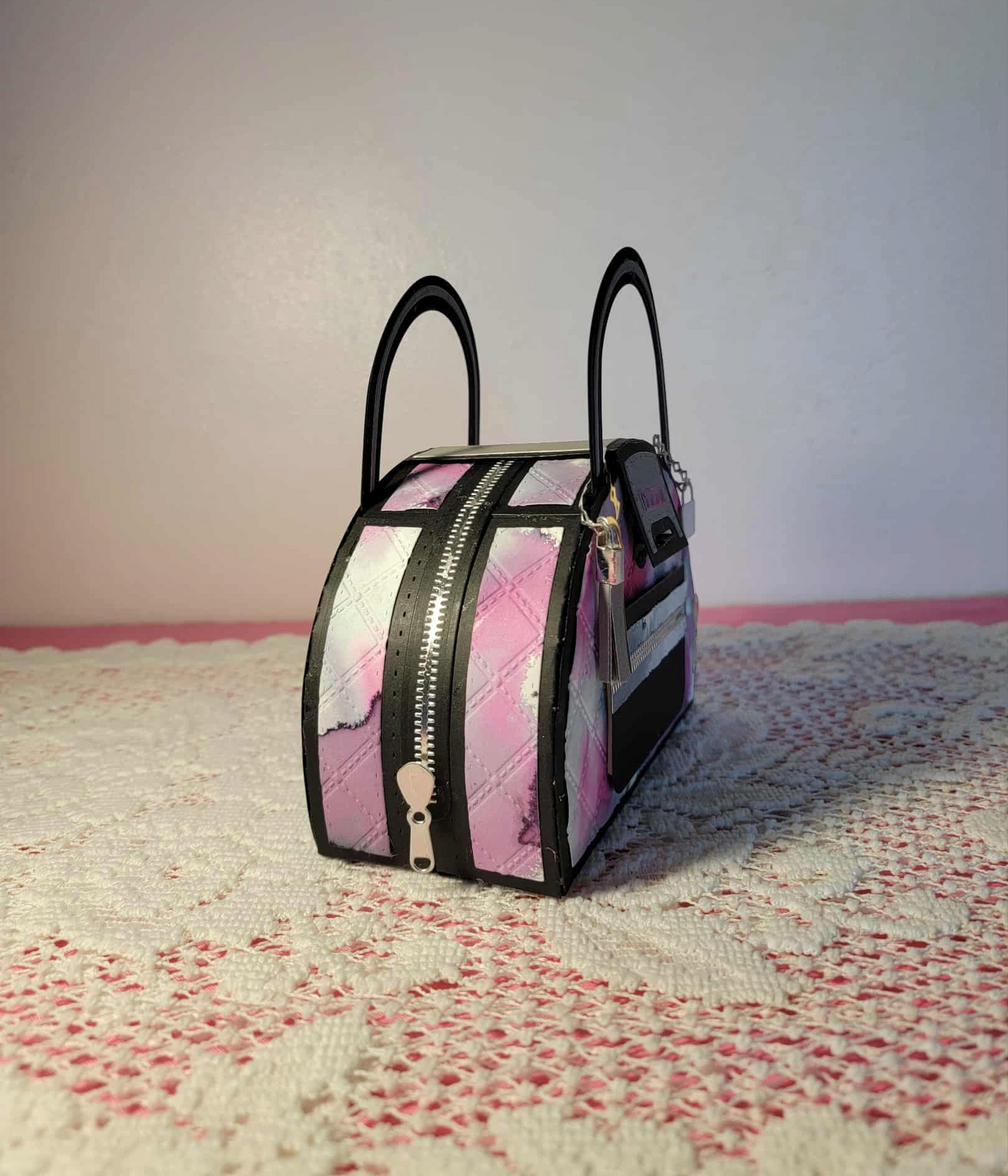 Bag Lady Bliss: Crafting Your Own Gift Box